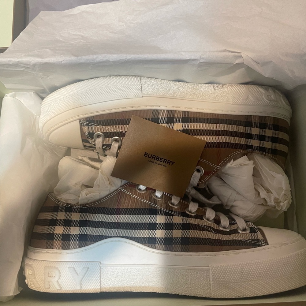 Burberry shoes